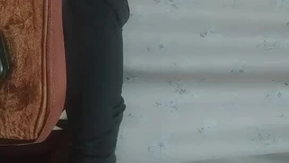 酒店约操极品高颜值DJ美女,D奶大胸被操的直摇带着订婚戒指被操的直捂嘴射一脸