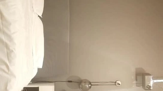 小美女爱诱惑超清纯嫩妹居家全裸秀 翘起圆润屁股扭动 揉捏奶子伸舌头娇喘呻吟 摆弄姿势,揉穴非常诱人