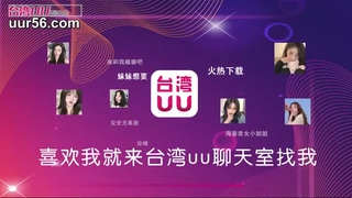 美丽的印度继母指导肛交游戏并把它放进她的屁股里