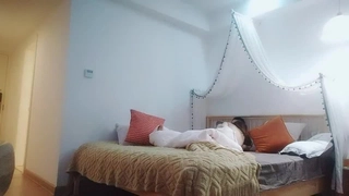 校园微胖女神YYDS！有胸有屁股！必须内射，射满！把她征服在床上！