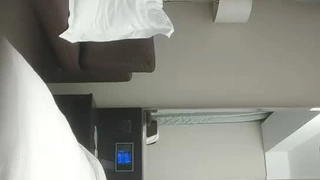 为了业绩沦为母狗的骚逼健身教练！点赞发野外露出！