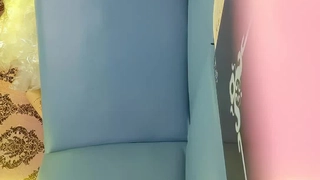 超爆美乳~玉指插浪穴都玩出水声了~娇喘呻吟掏奶出来玩！
