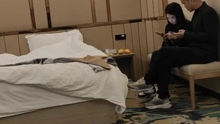 大屁股的大学女孩在肛交中体验了毁灭性的高潮