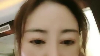 KU【探花】小马丶寻花笑起来甜美短裙妹子，近距离特写跪
