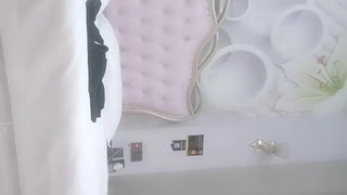 大眼睛高顔值瘦瘦的S型身材巨乳女神，这身材可以称得上是A级尤物