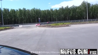 【网曝泄密】超嫩中学女友被哄骗带眼罩拍视频，惨遭强行摘眼罩疯狂输出