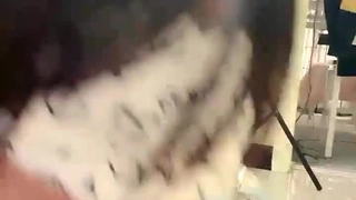 拉皮条老婆高潮了，大阴蒂硬起来。