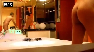 同性恋业余爱好者让他的直男朋友和他做爱