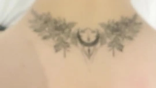 美丽的亚洲妻子在3p一部分3